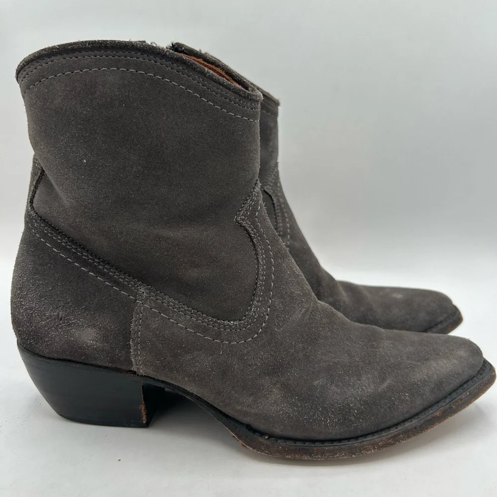 Frye Sacha Short Gray Suede Cowboy Cowgirl 
Ankle Bootie Western Womens size 7.5 - Picture 3 of 14